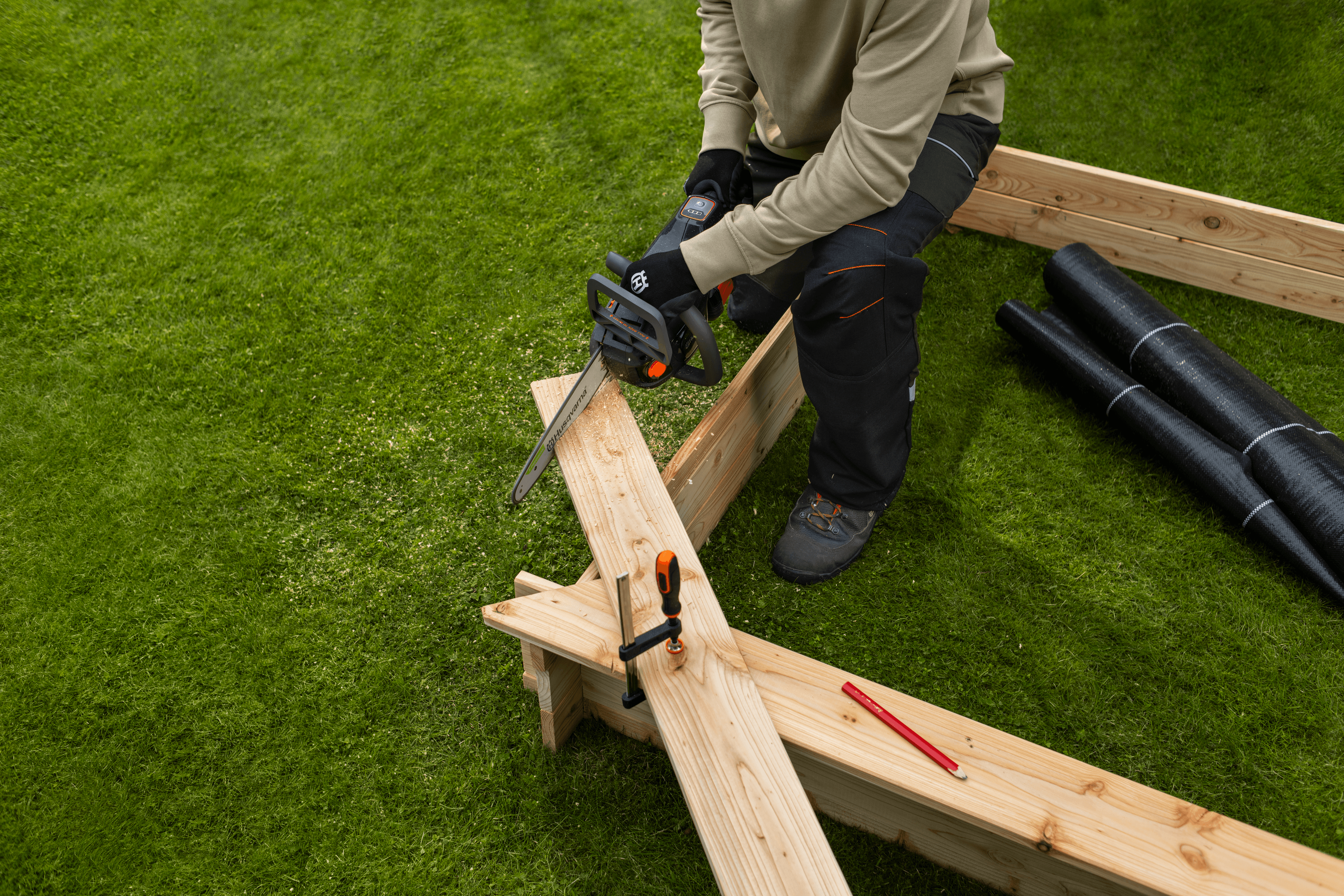 Husqvarna Aspire™ Chainsaw 18V Without Battery and Charger image 2