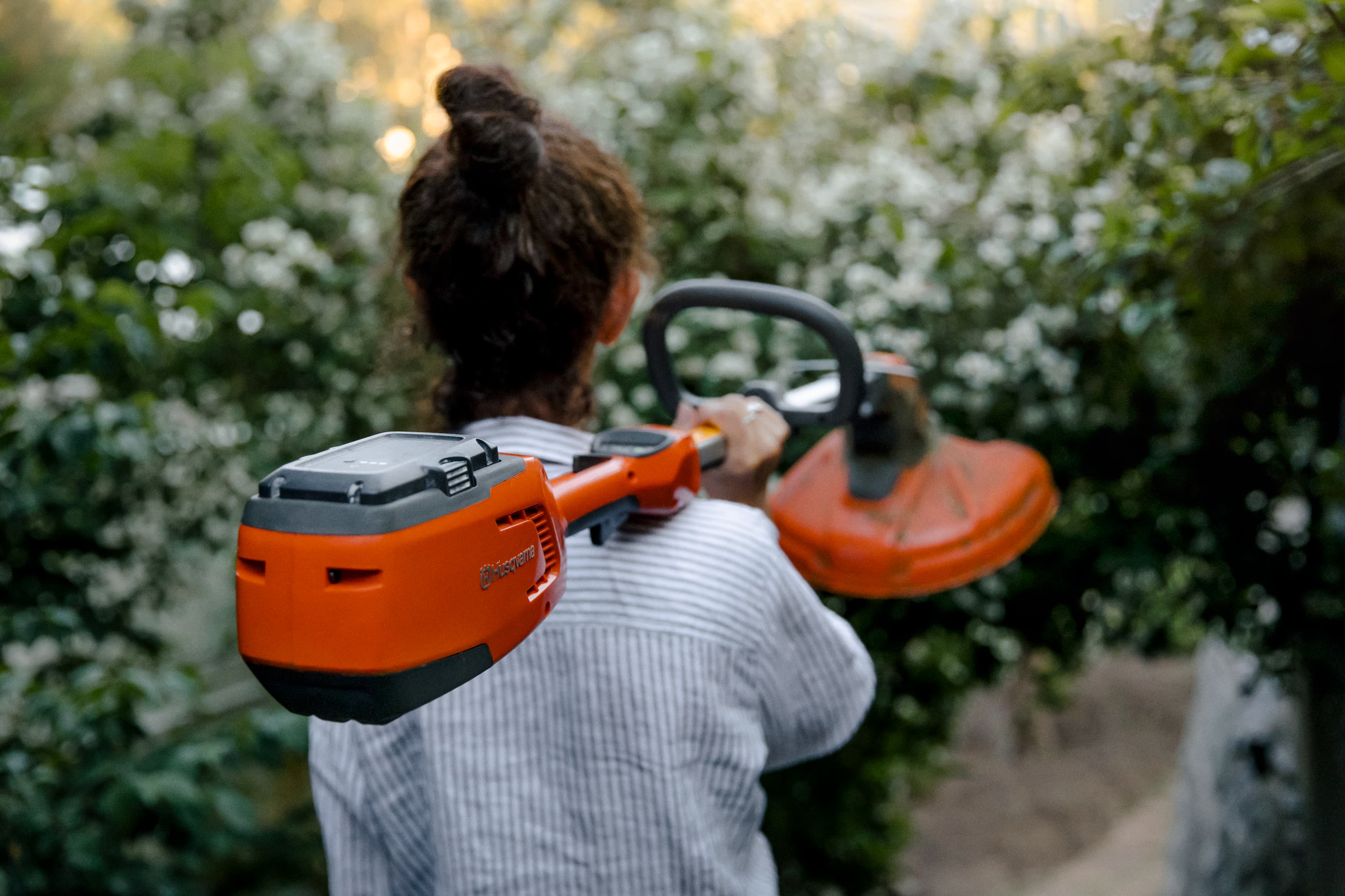 Compact, lightweight design for comfortable, ergonomic use and less strain on the body. image